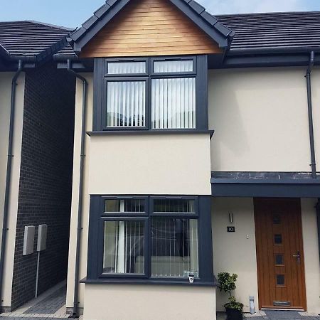 Bright modern house beside Snowdonia Villa Llanfairfechan Buitenkant foto
